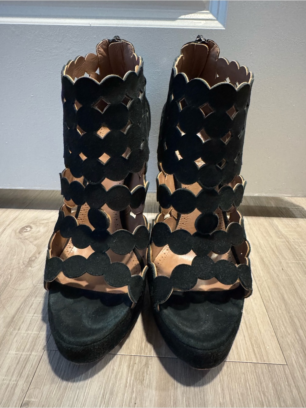 Alaia Heels - Picture 2 of 8